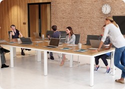 Stó konferencyjny Zumba