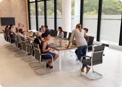 Stó konferencyjny Zumba