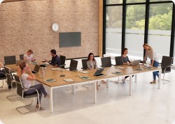 Stó konferencyjny Zumba